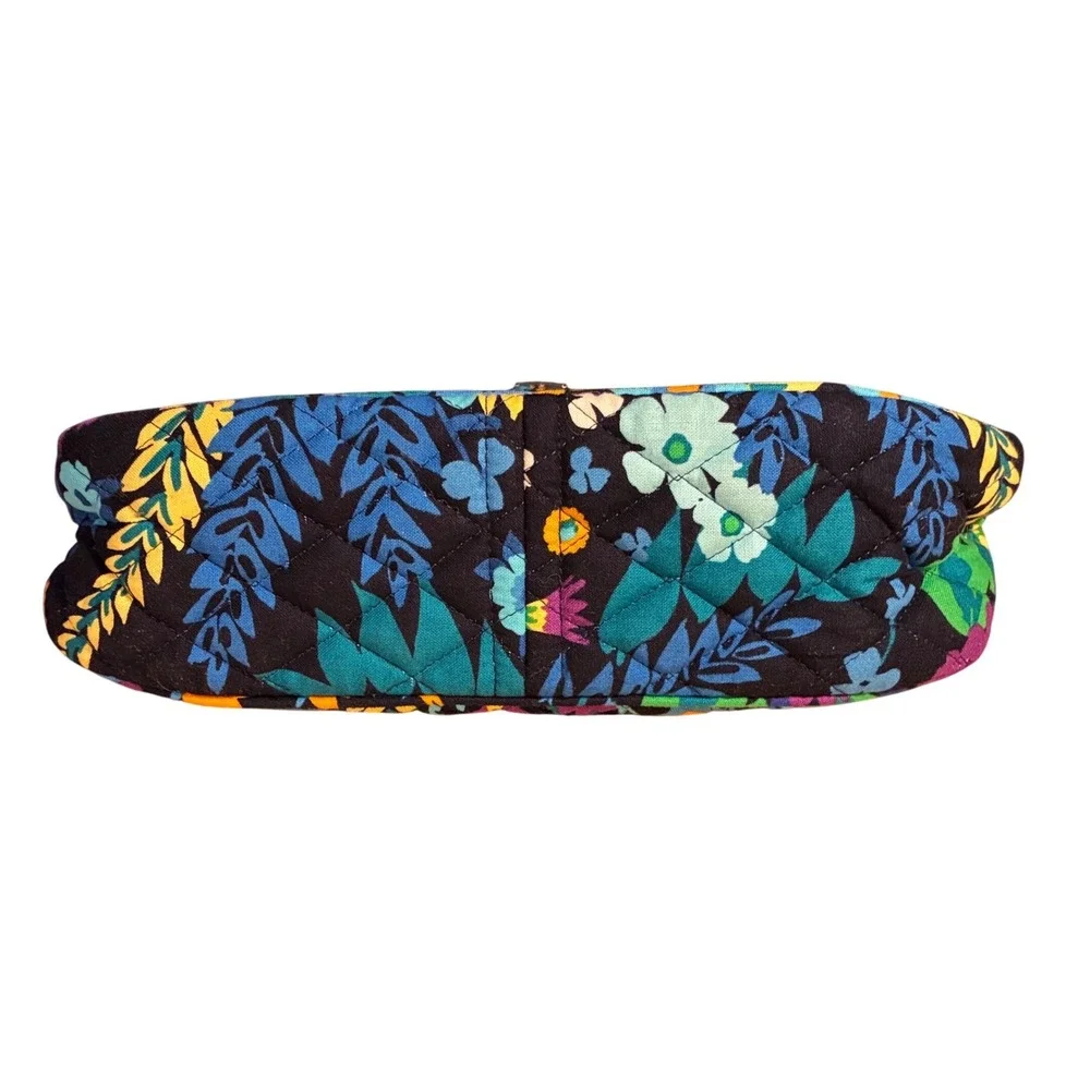 Vera Bradley‎ 